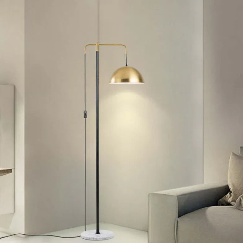 Stehlampe Wohnzimmer Gold im nordischen minimalistischen Stil