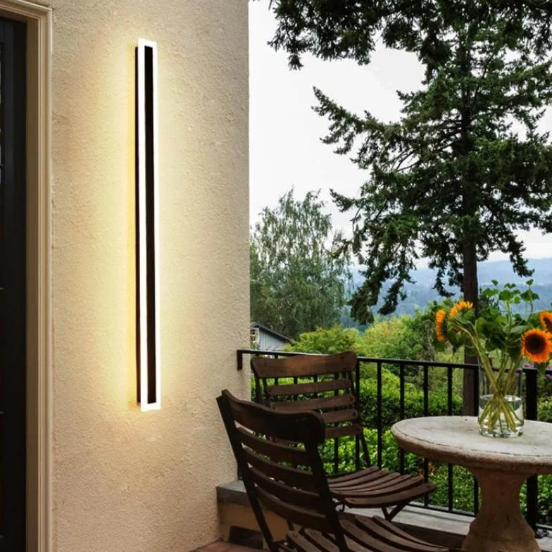 Black Outdoor Wall Light Linear Edge Metal & Acrylic Led