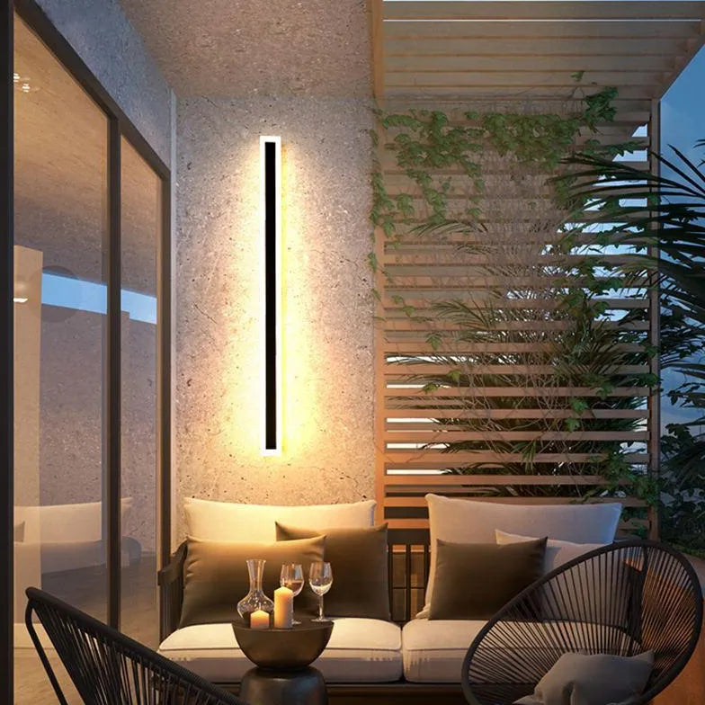 Black Outdoor Wall Light Linear Edge Metal & Acrylic Led