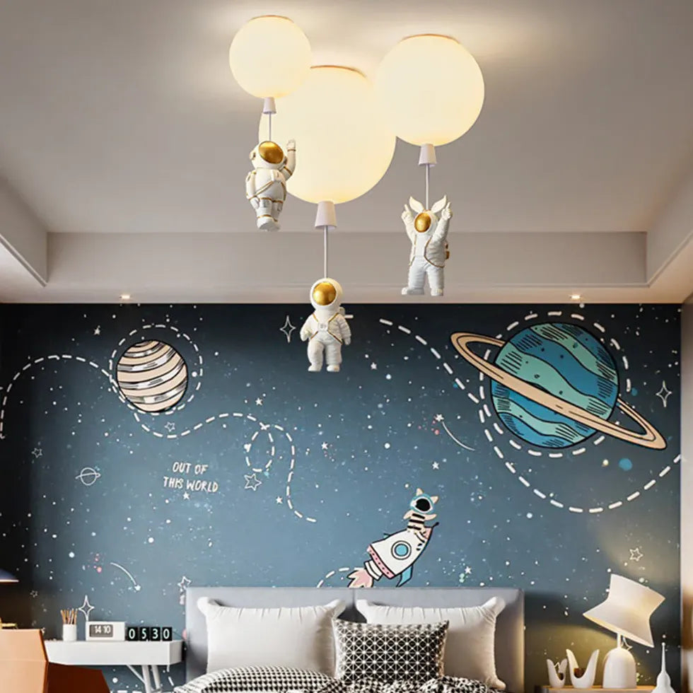 Babyzimmer Deckenleuchte mit bunten Ballons und Astronaut