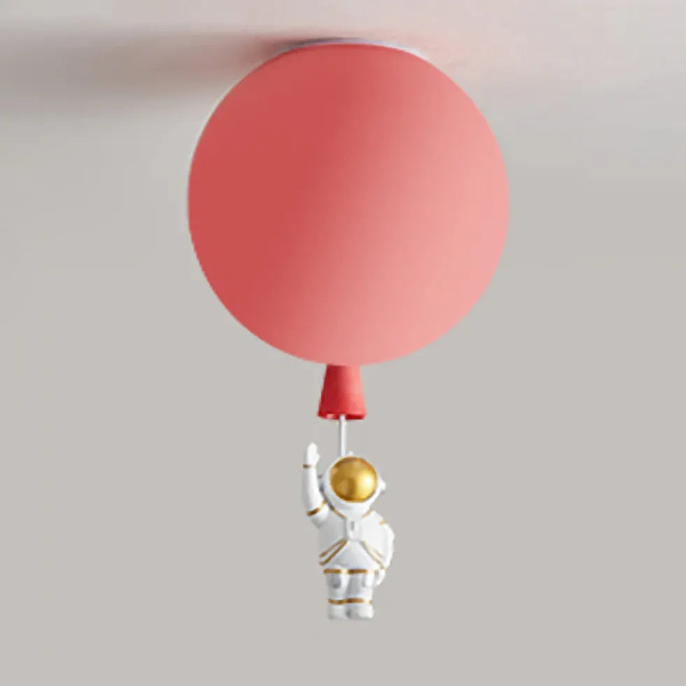 Babyzimmer Deckenleuchte mit bunten Ballons und Astronaut