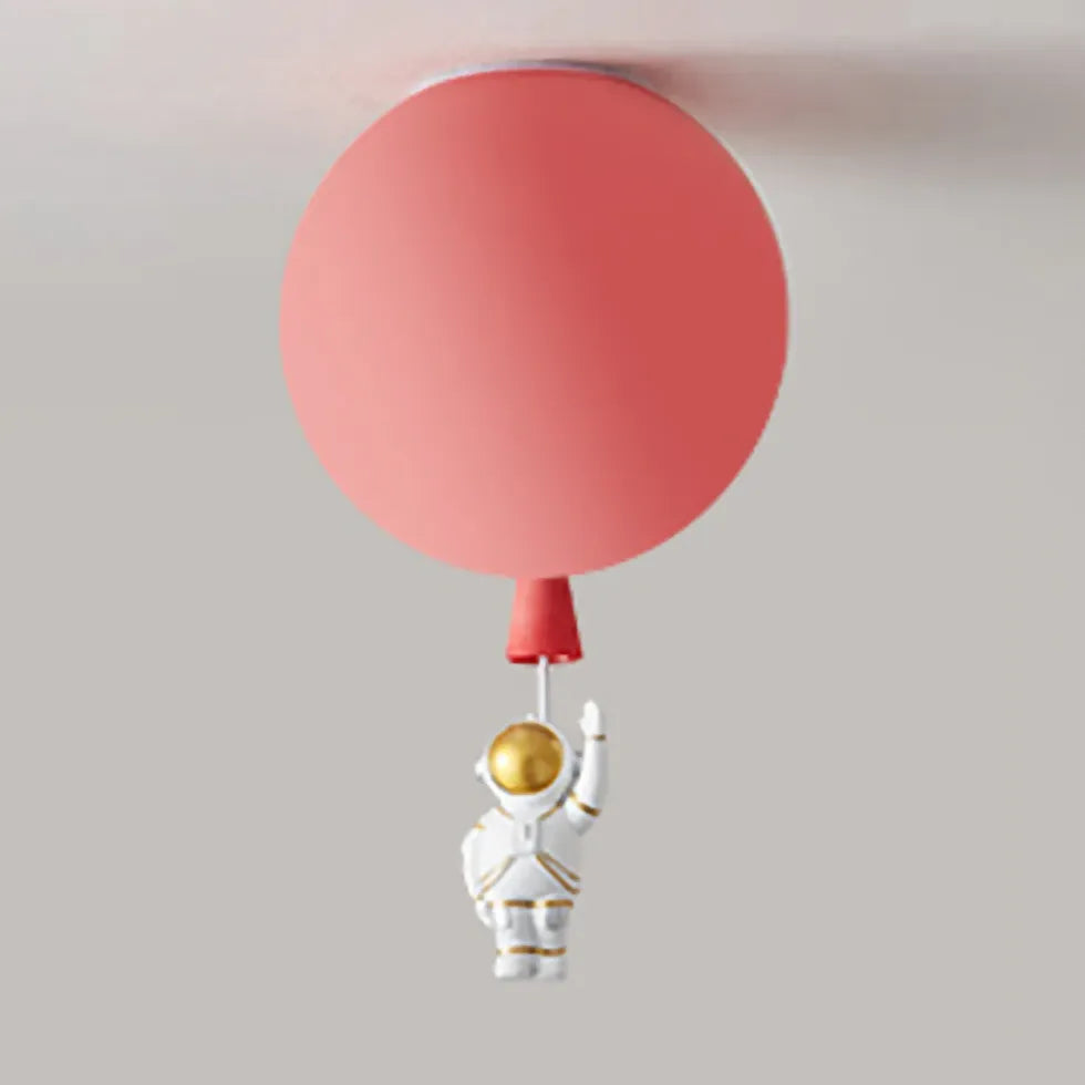 Babyzimmer Deckenleuchte mit bunten Ballons und Astronaut