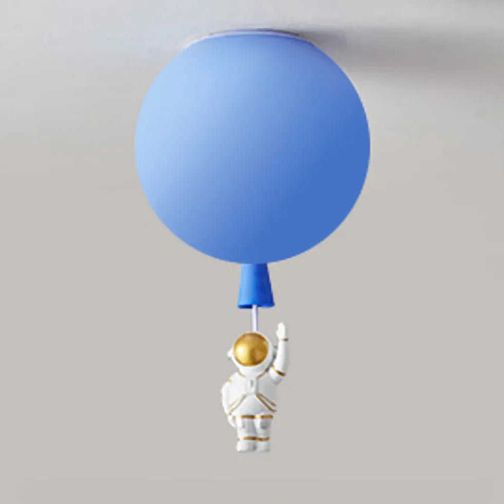 Babyzimmer Deckenleuchte mit bunten Ballons und Astronaut