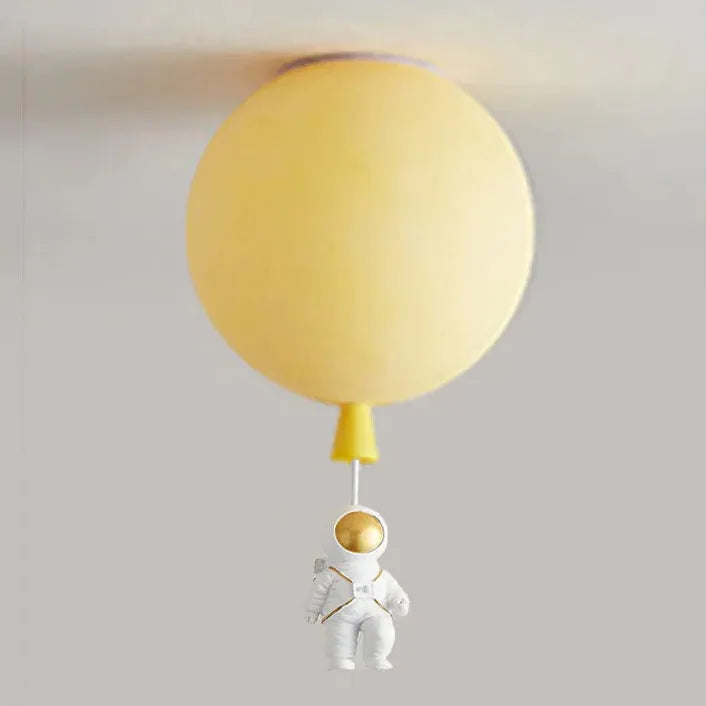 Babyzimmer Deckenleuchte mit bunten Ballons und Astronaut