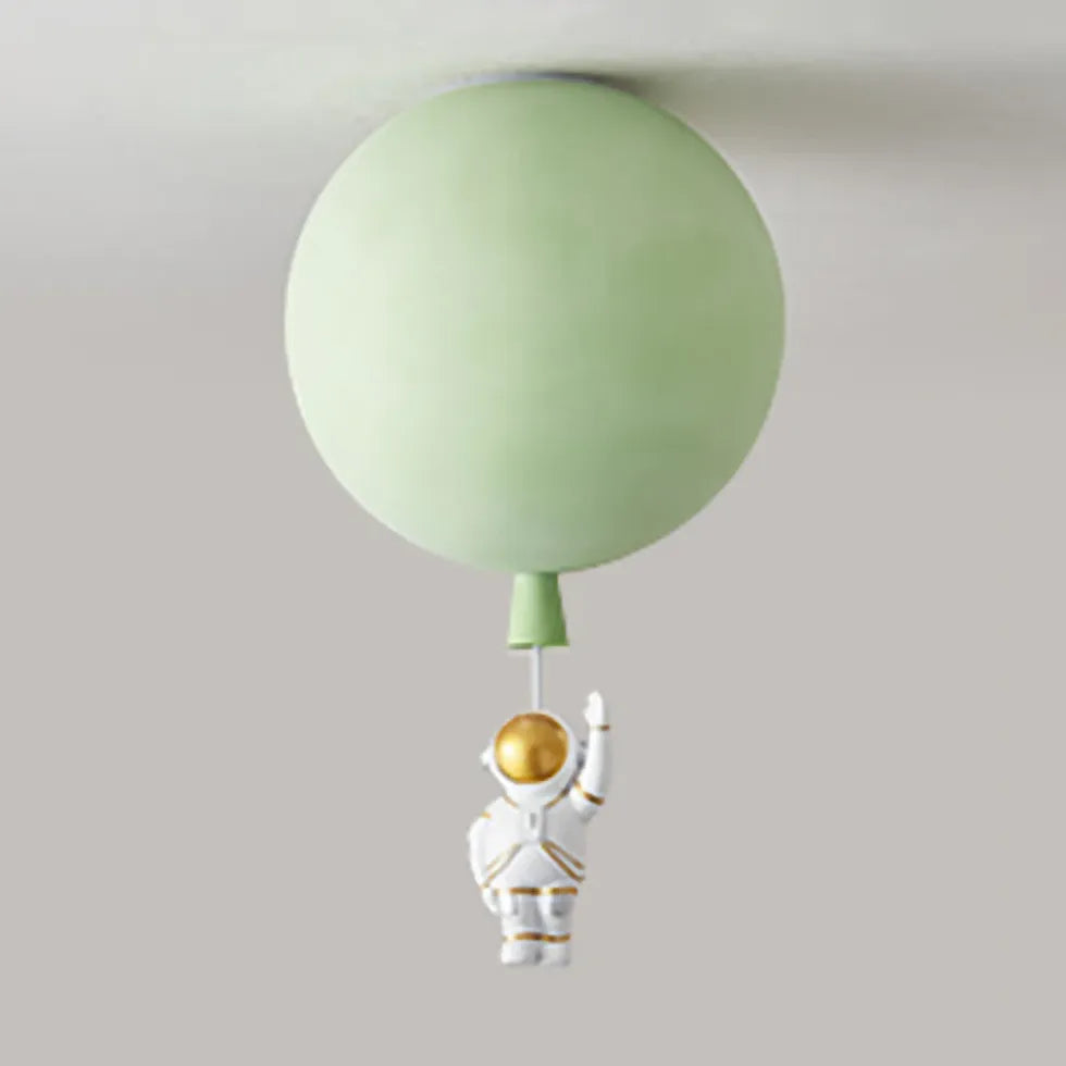 Babyzimmer Deckenleuchte mit bunten Ballons und Astronaut