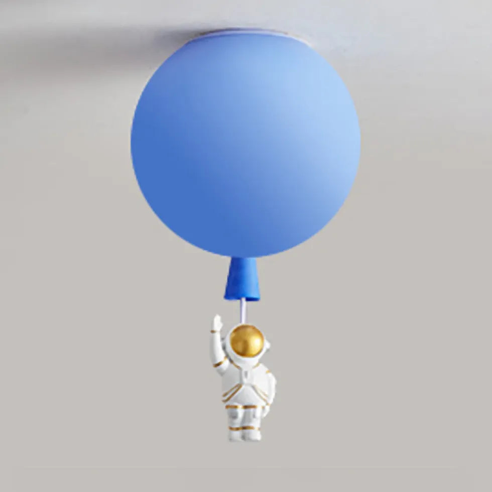 Babyzimmer Deckenleuchte mit bunten Ballons und Astronaut