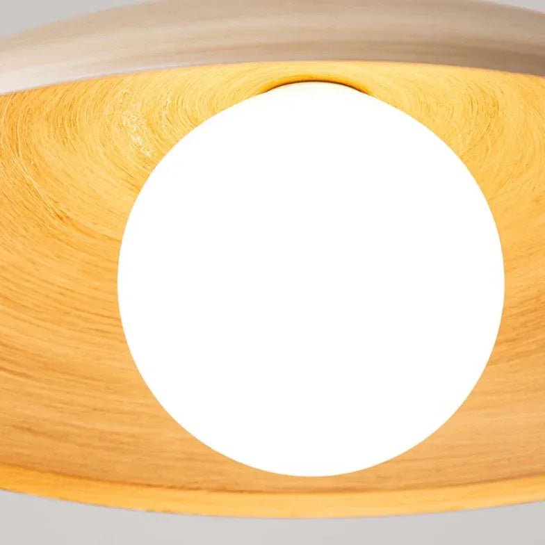 Deckenleuchte schlicht im japanischen minimalistischen Holzstil